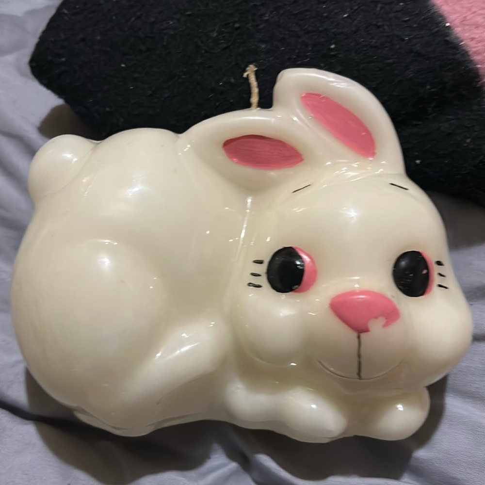 Kitsch Brand Bunny Novelty Candle (Vintage)
